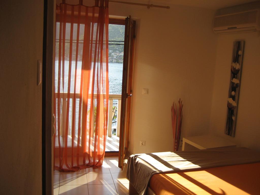 Apartment Aleksandar Tivat Exterior foto